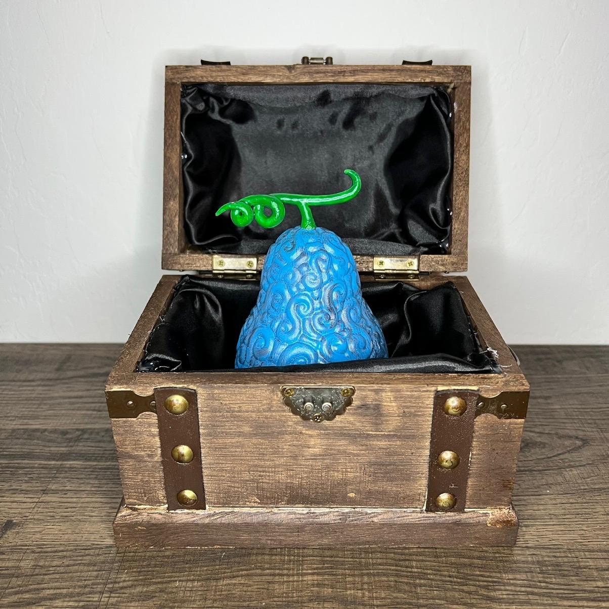 Gura Gura no mi - Devil Fruit & Treasure Chest figurine