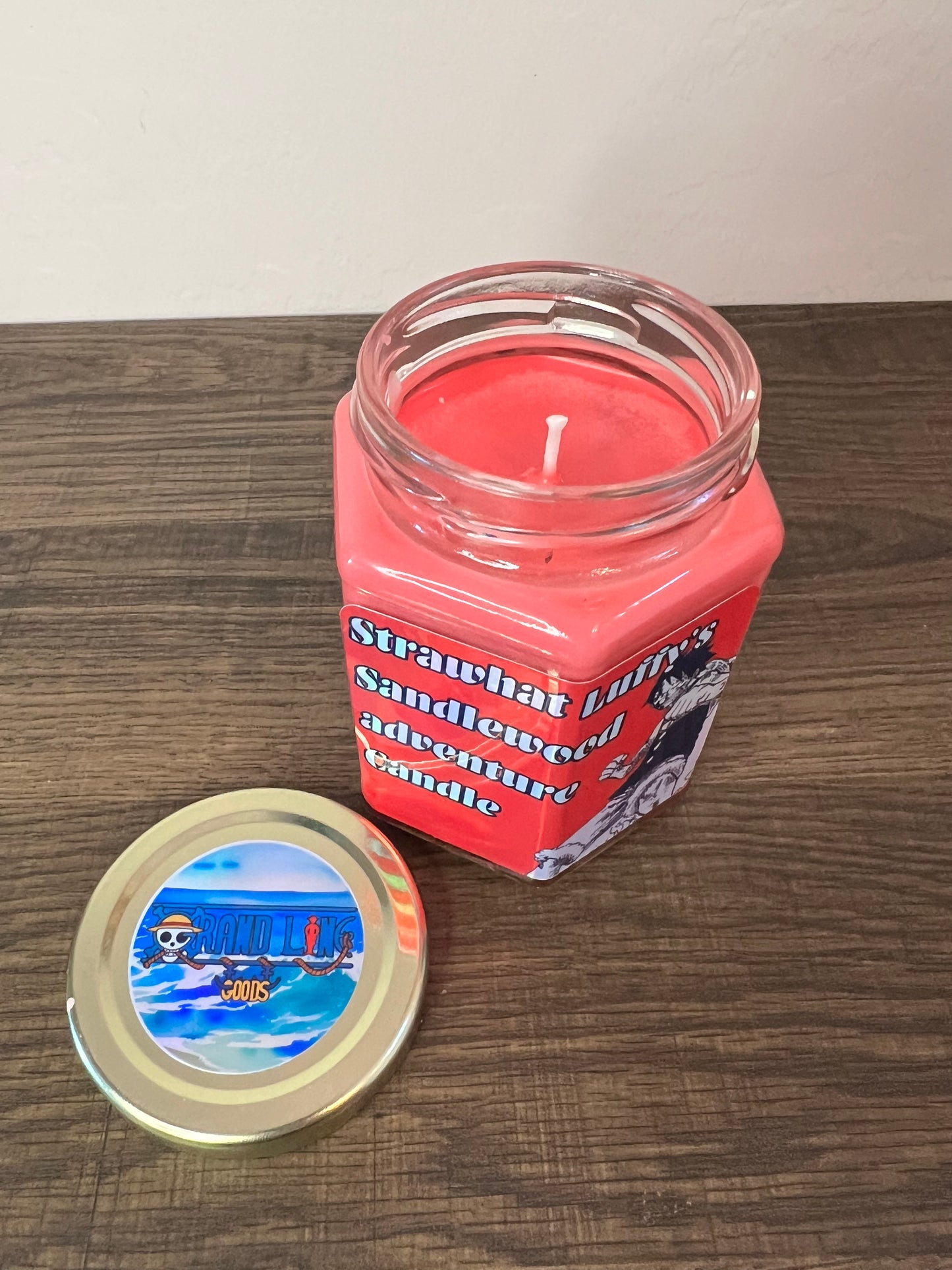 Strawhat Luffy’s sandalwood adventure candle